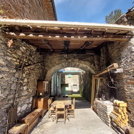 Gite Et Jardin En Bord De Riviere Saumane Exterior foto
